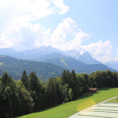 Pfeiffer Alm Am Sonnenhang Mit Blick Auf Die Zugspitze Garmisch-Partenkirchen Exterior photo