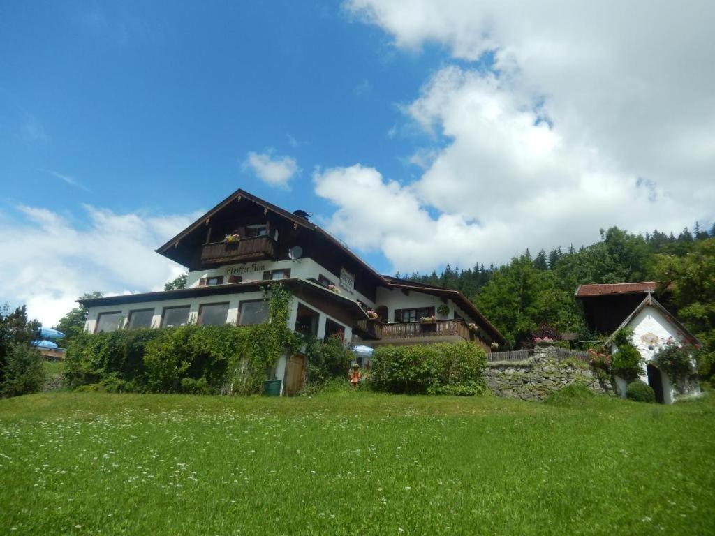 Pfeiffer Alm Am Sonnenhang Mit Blick Auf Die Zugspitze Garmisch-Partenkirchen Exterior photo