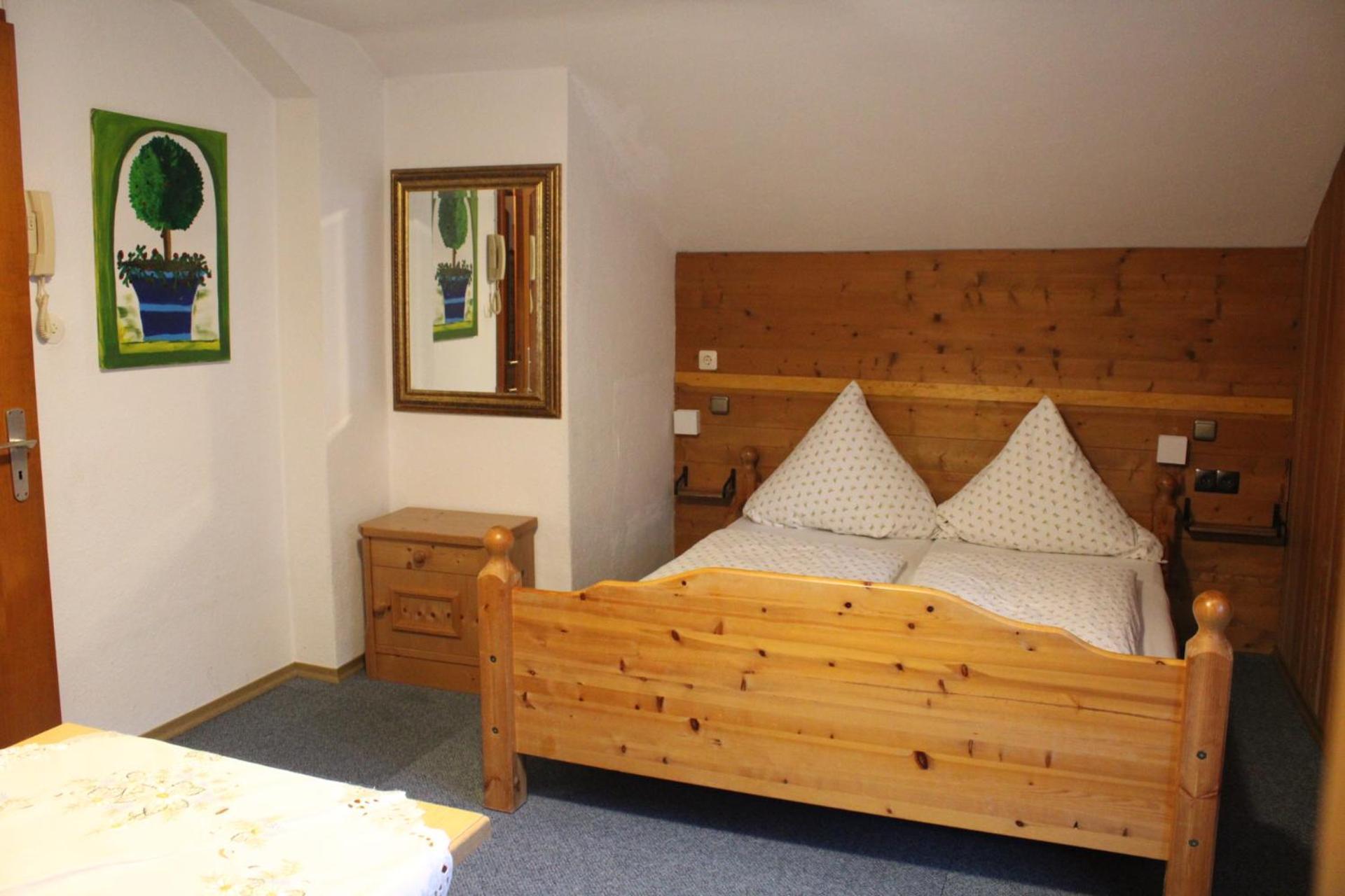 Pfeiffer Alm Am Sonnenhang Mit Blick Auf Die Zugspitze Garmisch-Partenkirchen Room photo